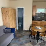 דירה Apartmanhazak Miro Haz *
