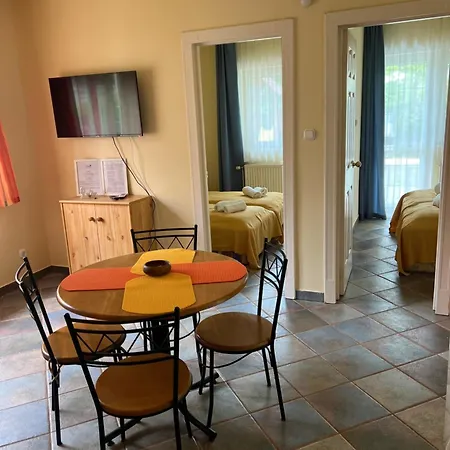 Apartmanhazak Miro Haz Apartament *